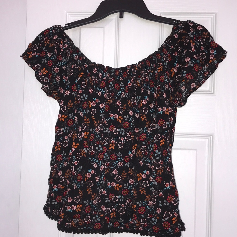 Off the shoulder Floral Crop Top